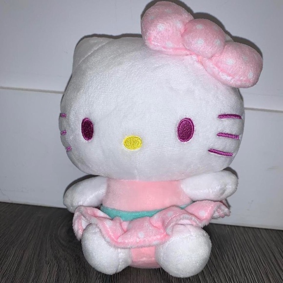 Hello Kitty Plush - Picture 2 of 7